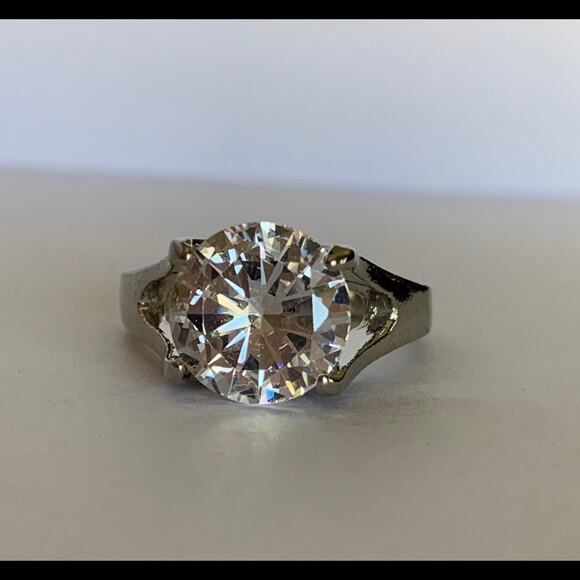 Diamond CZ Solitaire Engagement Silver Ring Size 6 - Picture 2 of 6
